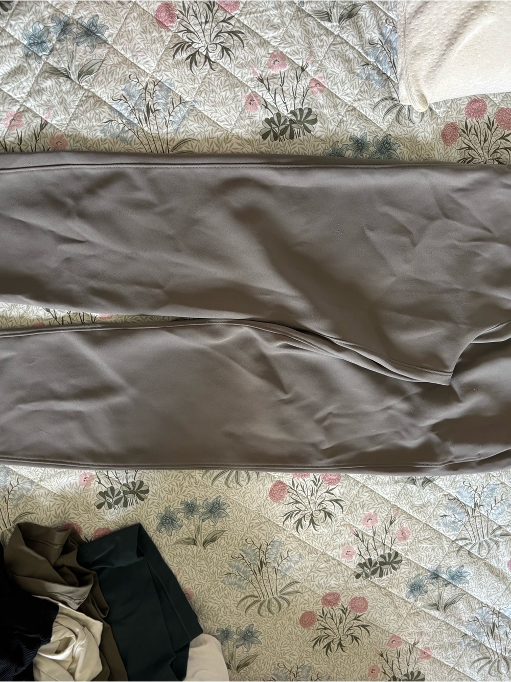 lululemon athletica Men's Joggers - Taupe Gray
